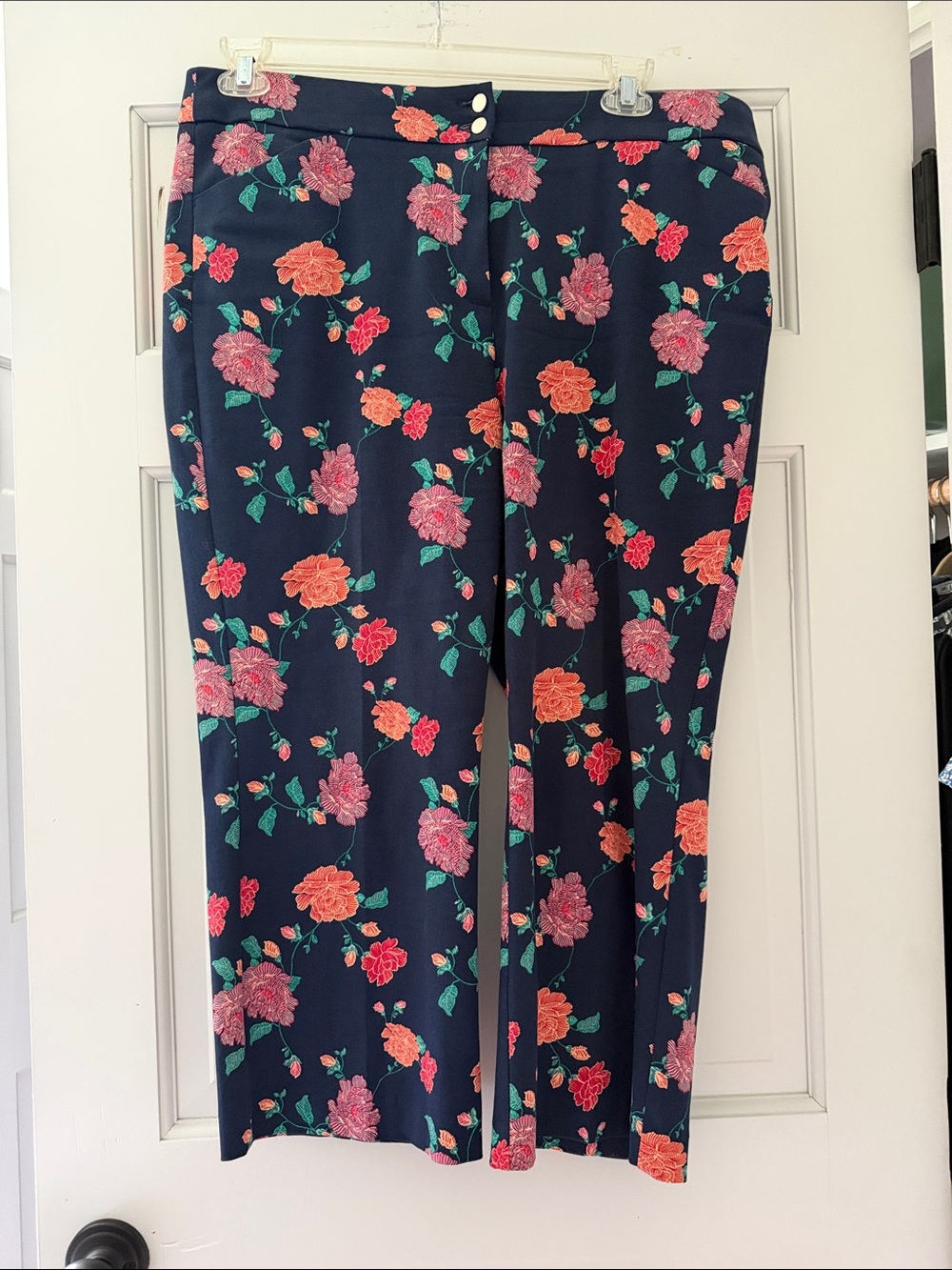 Chico's Navy Floral Cropped Wide-Leg Pants